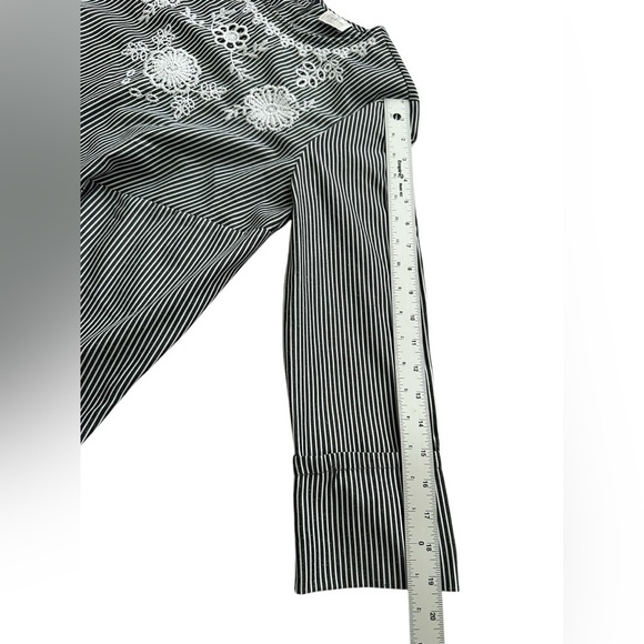 Cupio gray/white striped boho cottagecore embroidered tie-front peasant blouse L - Picture 9 of 10